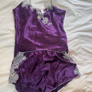 Oscar de la Renta Purple Satin Pajama Set with Lace